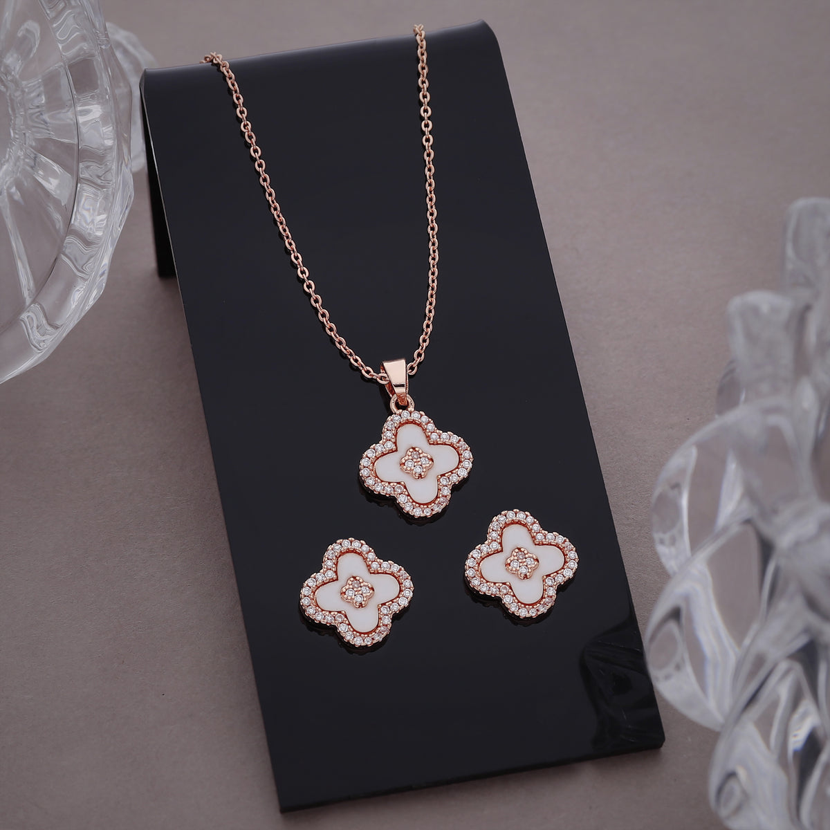 Flower Pearl Necklace Set