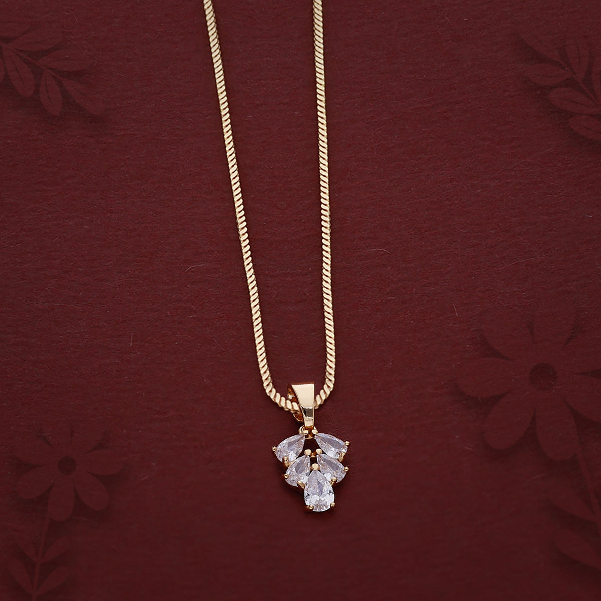Leaf Pendant Necklace