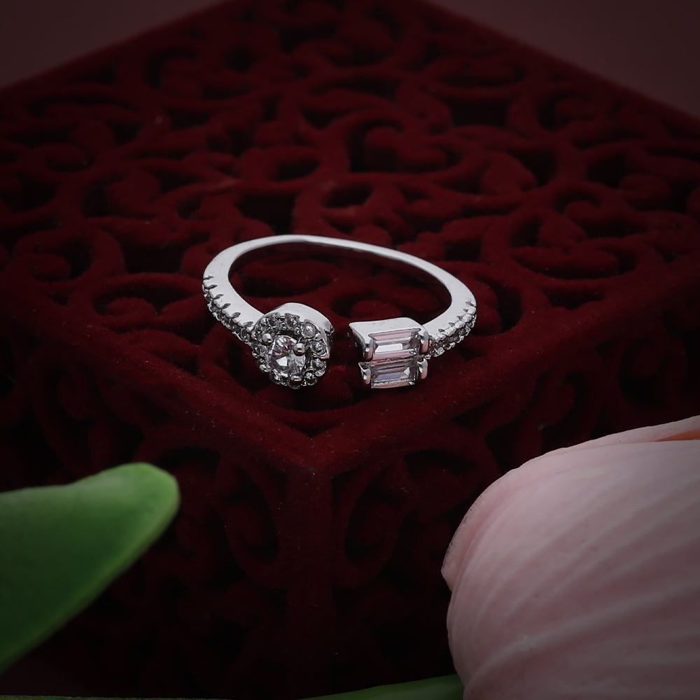 Silver Curve Accent Design Ring